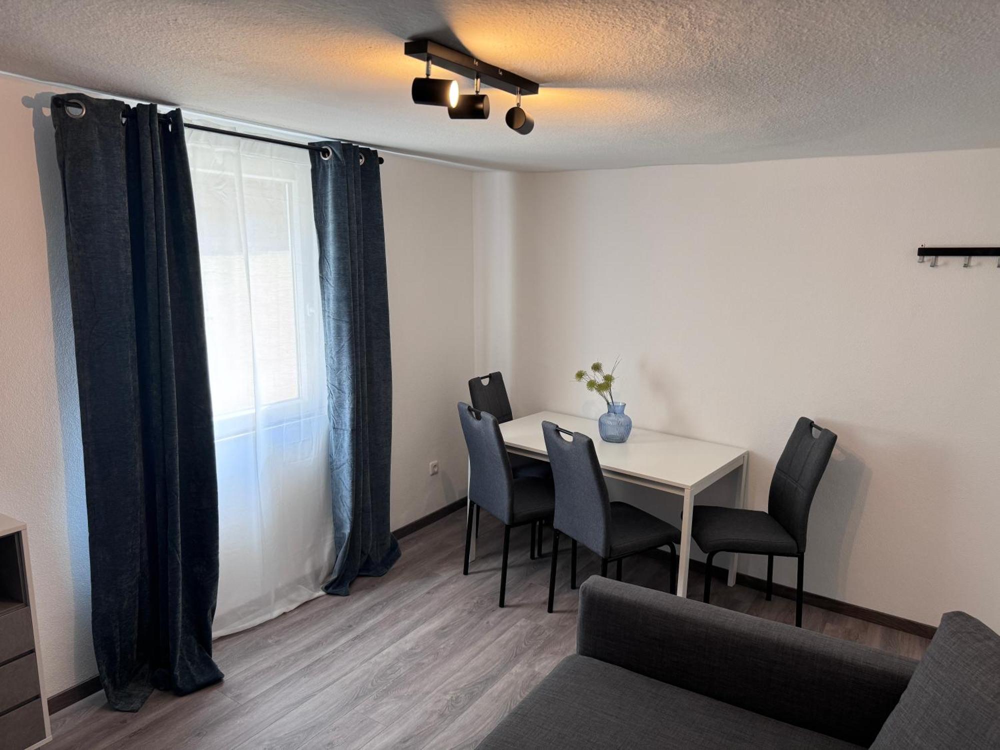 Ferienwohnung Direkt An Der Mosel Im Zentrum Von Zell Exterior photo