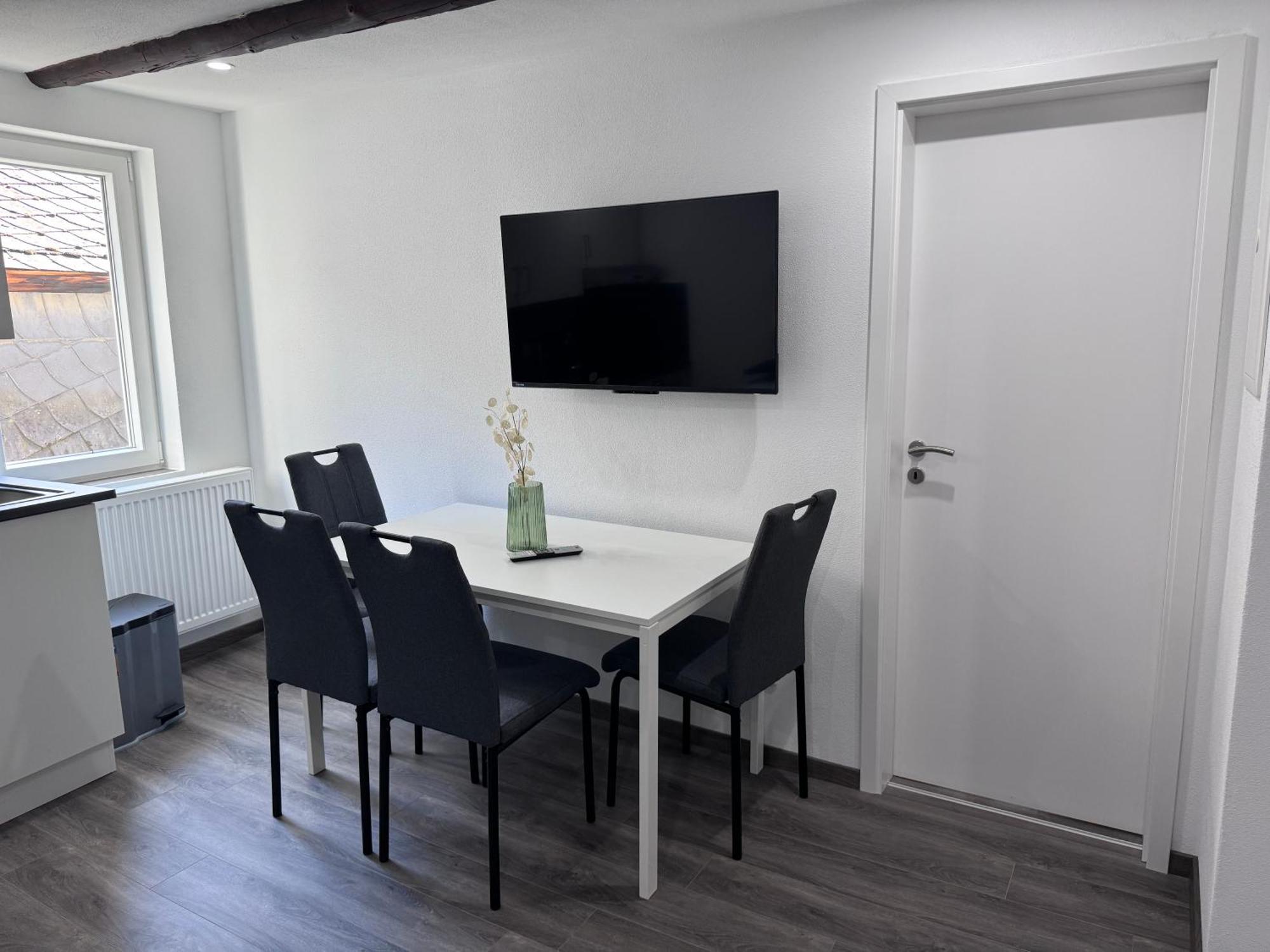 Ferienwohnung Direkt An Der Mosel Im Zentrum Von Zell Exterior photo